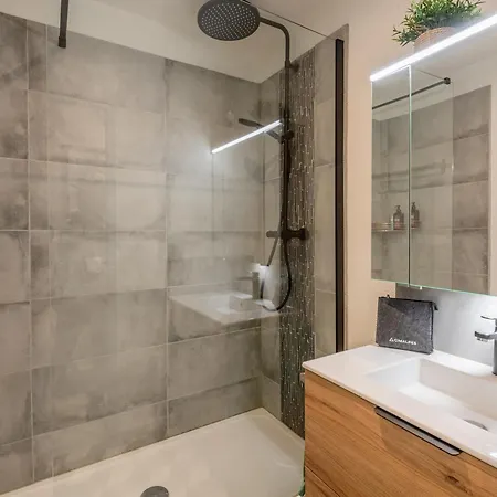 Apartment Spacieux Avec Parking Et Animaux Admis, Proche De - Fr-1-343-273 *