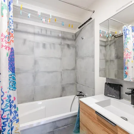 Spacieux Avec Parking Et Animaux Admis, Proche De - Fr-1-343-273 Apartment